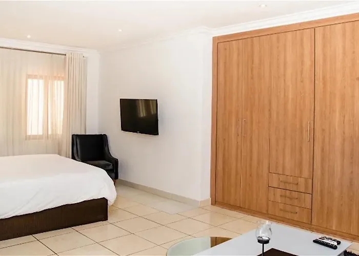 Inn And Out Plus Craighall Johannesburg